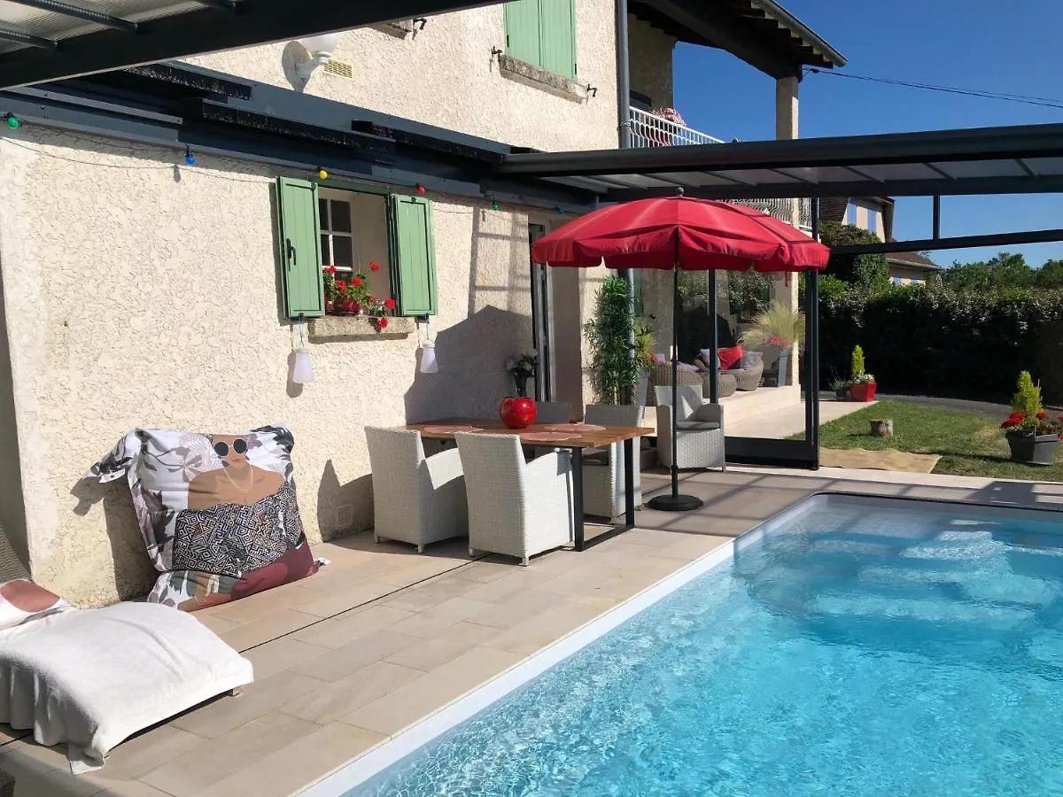 Logement Avec Piscine Couverte Chauffee Du 15 Avril A Octobre Et Spa Privatifs, Vue Estivareilles