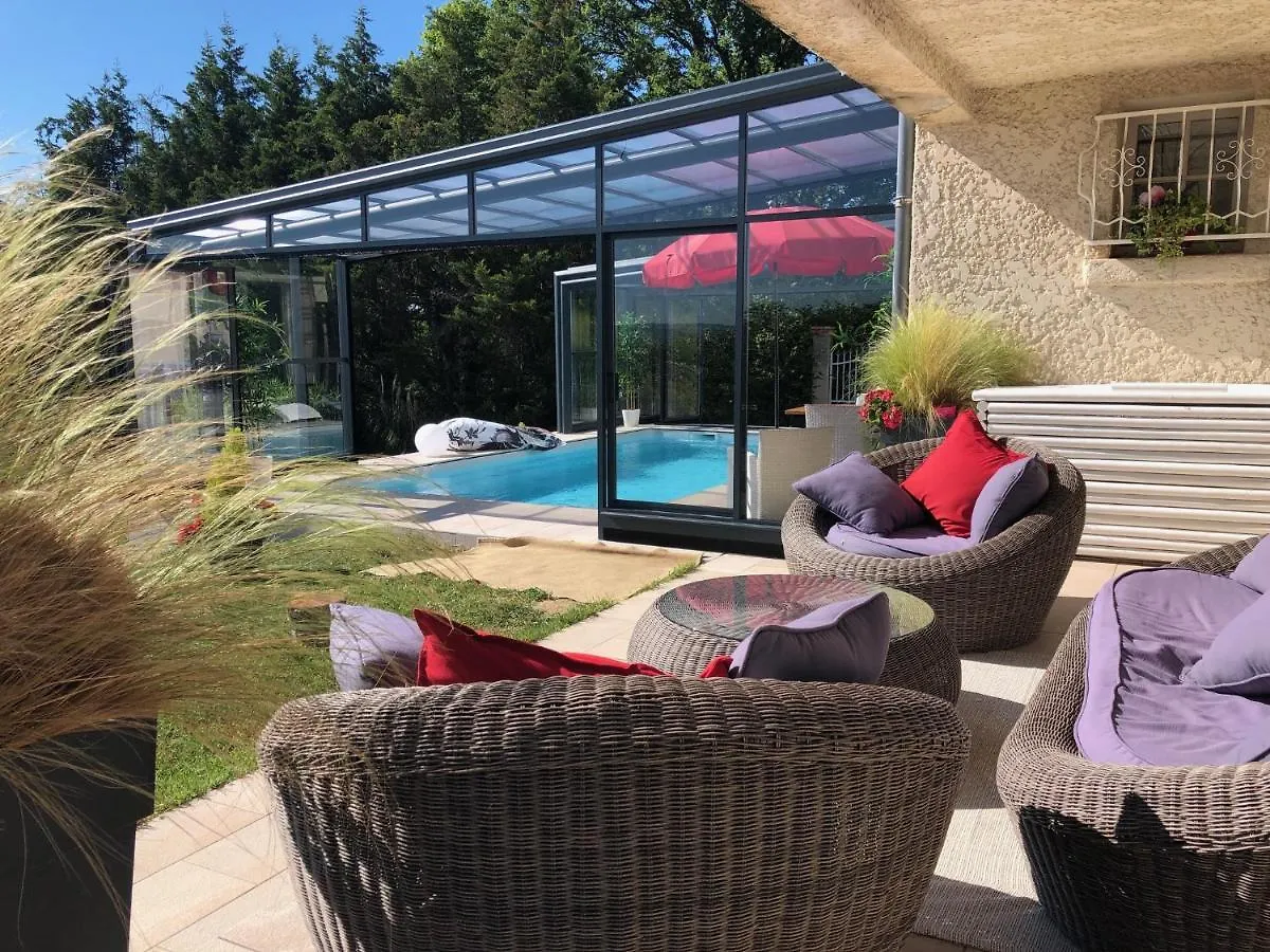 Logement Avec Piscine Couverte Chauffee Du 15 Avril A Octobre Et Spa Privatifs, Vue Estivareilles  Estivareilles (Allier)
