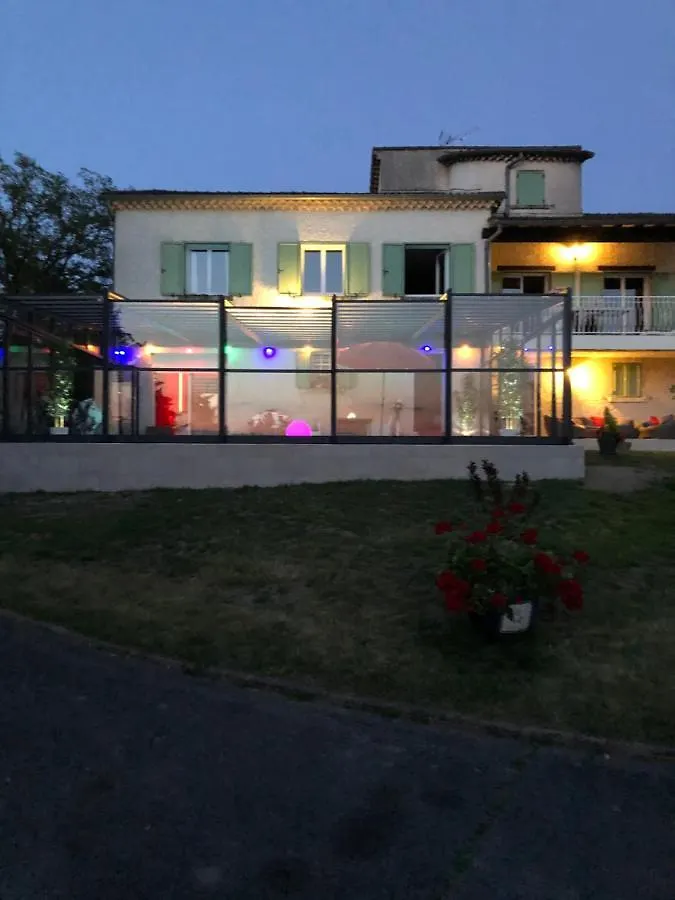 Logement Avec Piscine Couverte Chauffee Du 15 Avril A Octobre Et Spa Privatifs, Vue Estivareilles  Estivareilles (Allier)